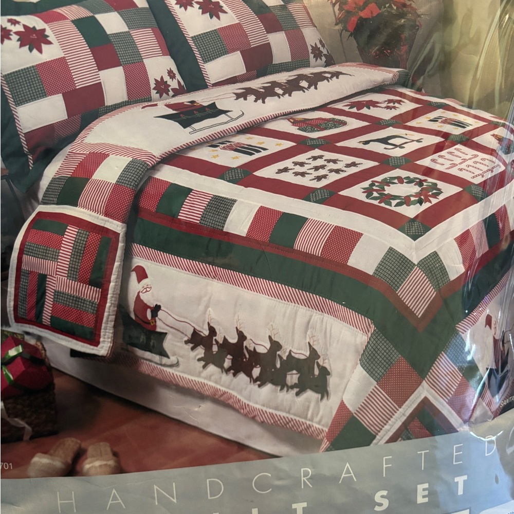 Handcrafted Holiday Quilt Set - Red, Green, White